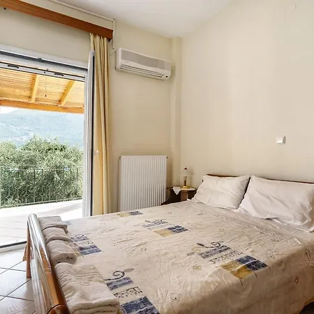 Apartament Daratos 3