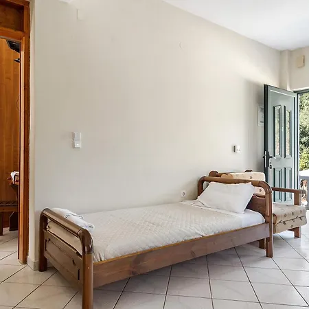 Apartment Daratos 3 *