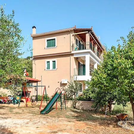 アパート Daratos 3 サミ